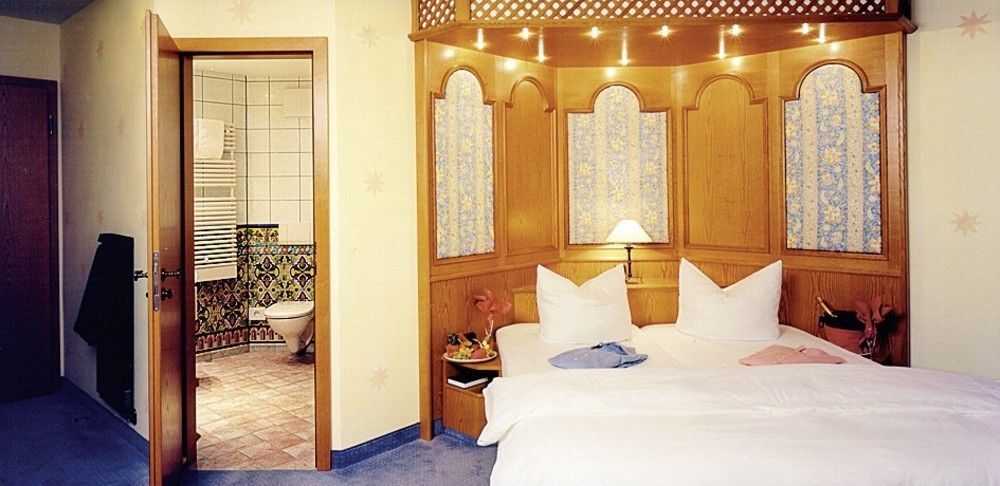 Hotel Spanischer Hof Groeditz Exterior photo